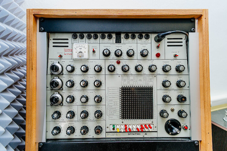 Bildname: folkwang-cfce-institut_fur_computermusik_und_elektronische_medien_icem_-8glebu