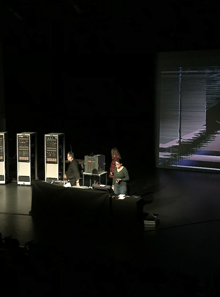 Artikel Vorschaubild: Artificial Clichés|Elektronische Musik Im Rahmen des Festivals ›Now! Transit‹