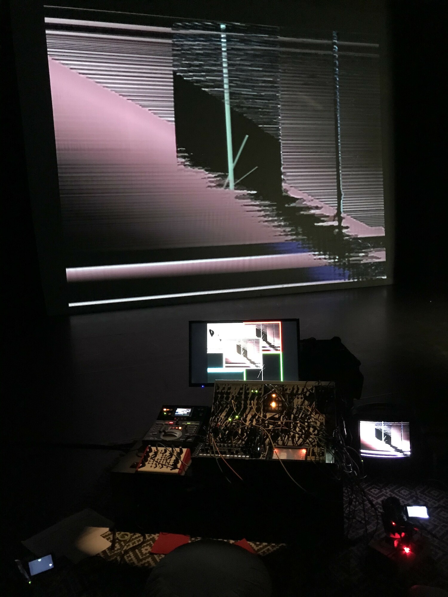 Bildname: folkwang-cfce-artificial_cliches-blrked